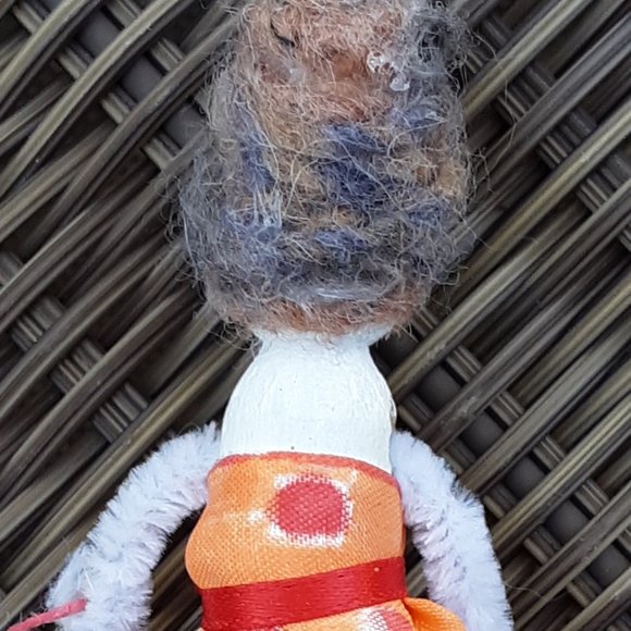 Clothespin dolly in the style of Amy Winehouse - Picture 5 of 6